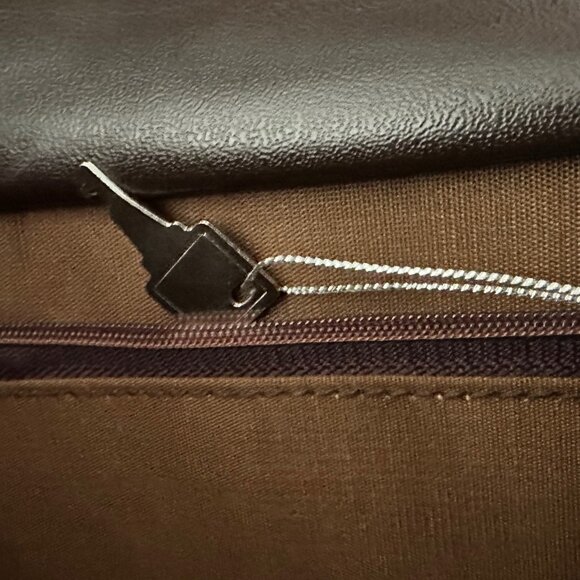 Mario Valentino Clutch with Key - EUC - Picture 8 of 8